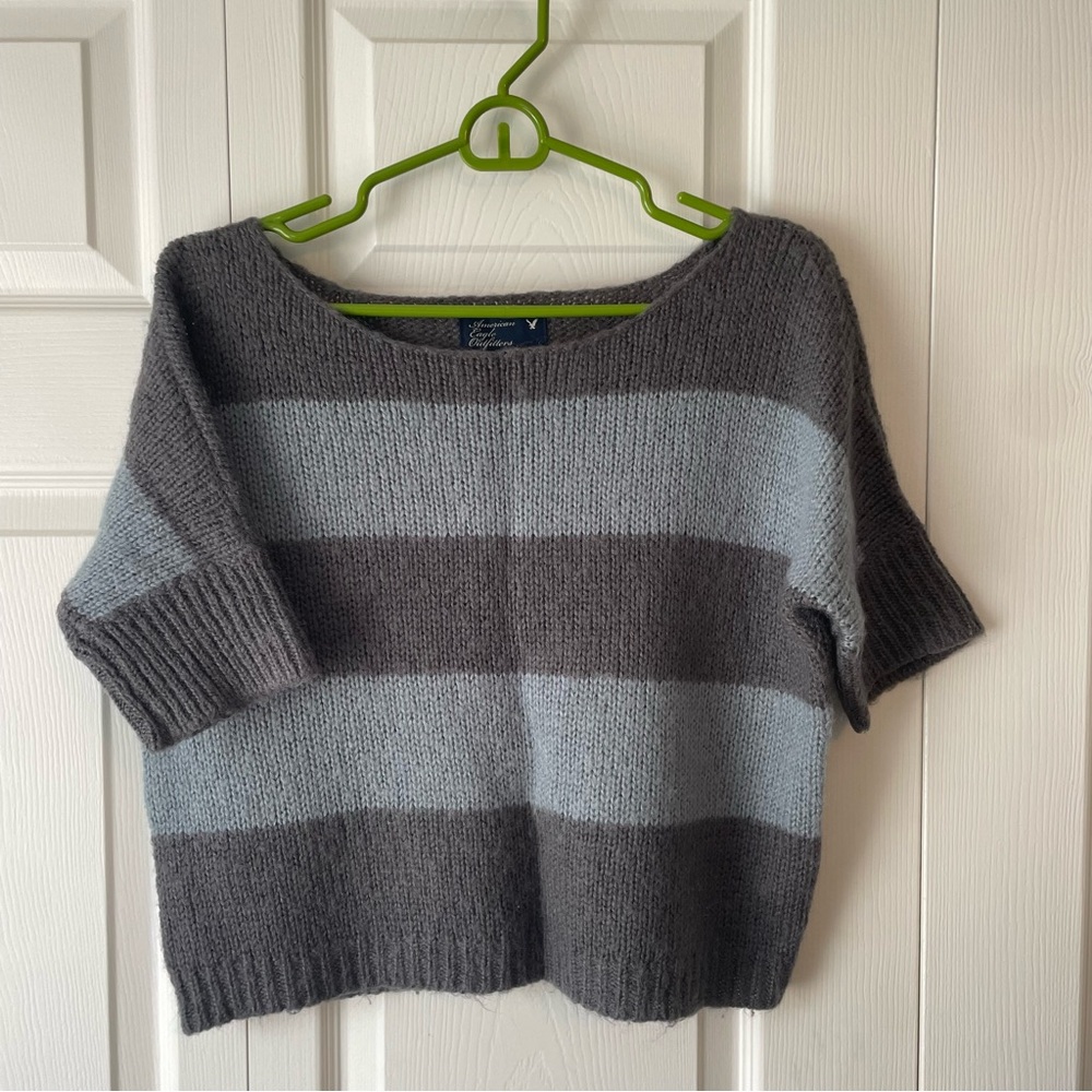 Short sleeve boat neck crop sweater
